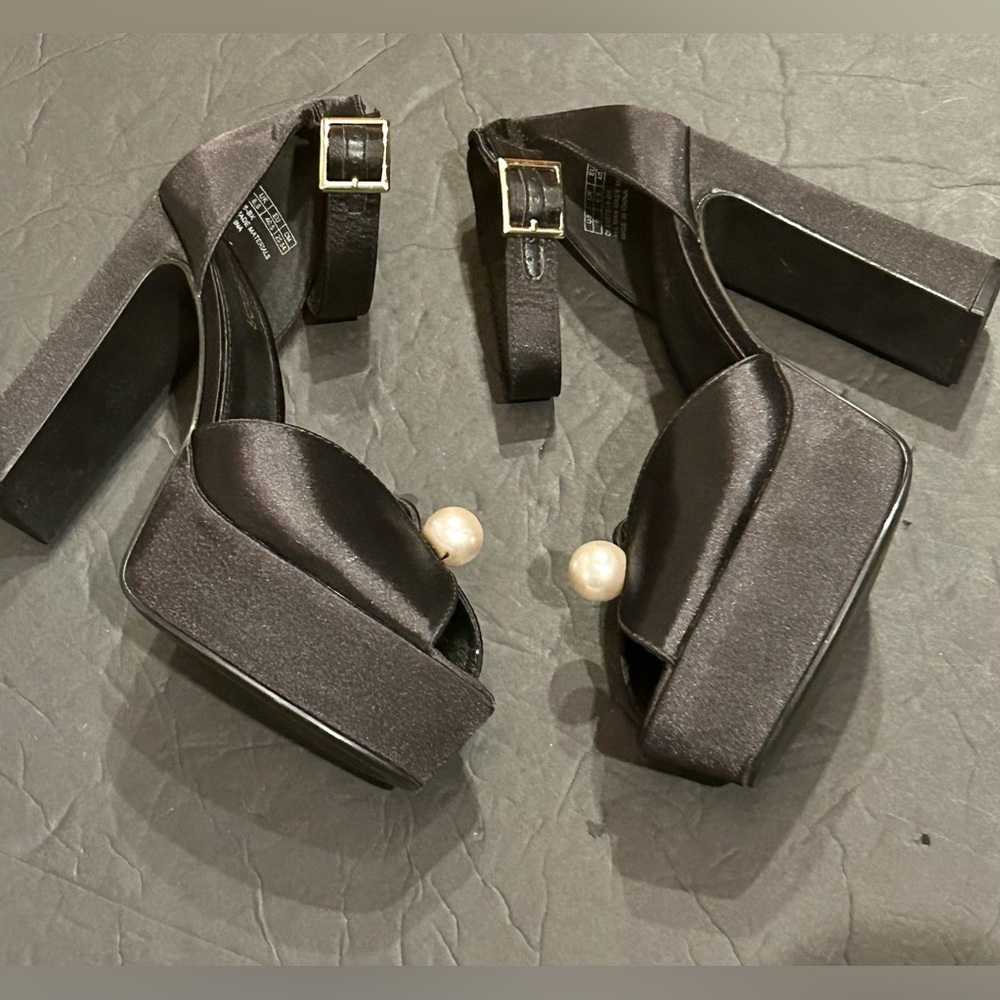 Jenn Ardor black comfy pearl accent Platform Heels size 9